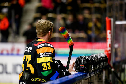 Skellefteås Sebastian Ohlsson med speciell tejp