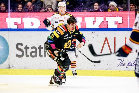 Skellefteås Henrik Hetta fick ett skott i ansiktet och