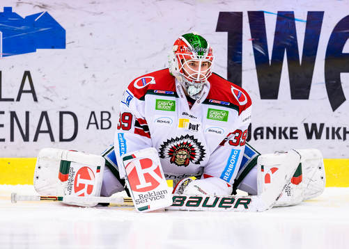 Frölundas målvakt Dan Bakala på uppvärmningen