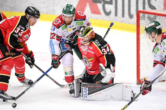 Frölundas Robin Figren och Luleås målvakt Joel