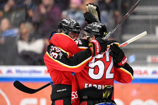 Luleås Christopher Mastomäki och Karl Fabricius jublar
