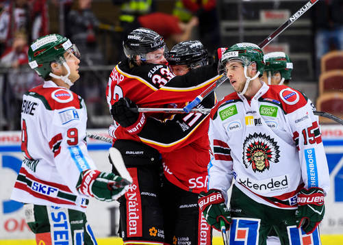 Luleås Petter Emanuelsson (h) jublar