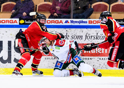Luleås Jan Sandström stoppar Frölundas Sean Bergenheim