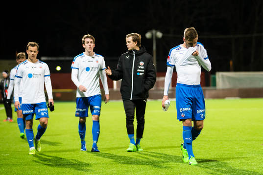 Helsingborgs Erik Kitolano (h) , Adam Eriksson (m) och