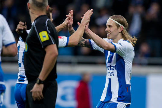 IFK Göteborgs Elias Mar Omarsson jublar ihop med Tobias