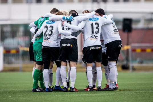 Vänersborgs spelare kladdar