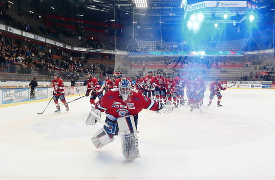 Linköpings målvakt Jacob Johansson jublar