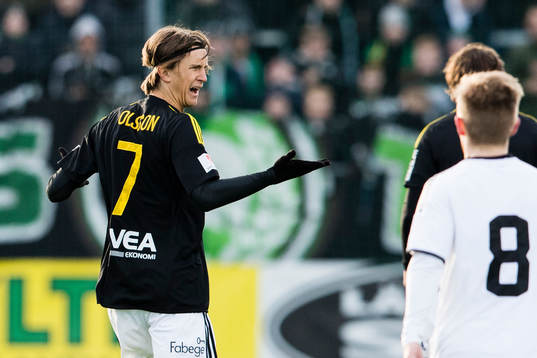 s Kristoffer Olsson reagerar