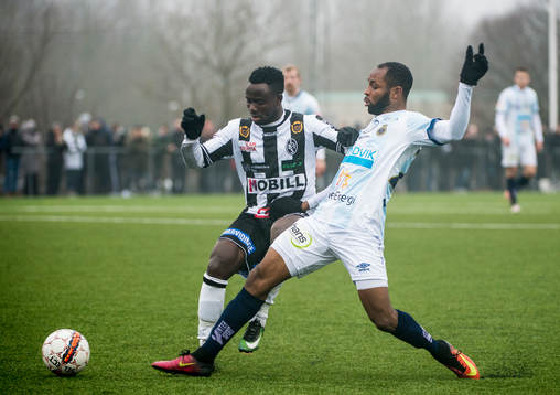 Landskronas Edafe Egbedi mot Gefles René Makondele Muzola