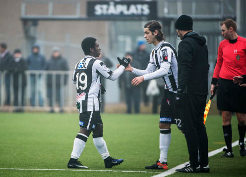 Landskronas Thierry Zahui går ut och Adi Nalic kommer in