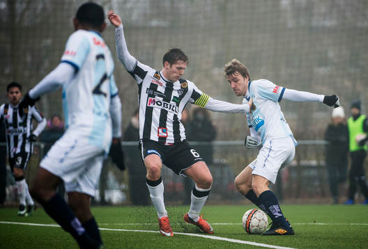 Landskronas Philip Andersson mot Gefles Johan Oremo
