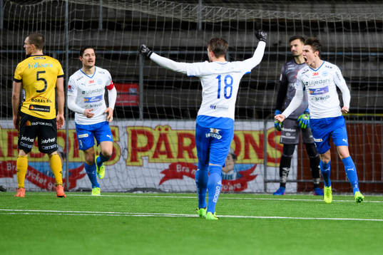 Värnamos Fredrik Lundgren jublar