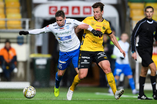 Värnamos Oscar Johansson och Elfsborgs Simon Olsson