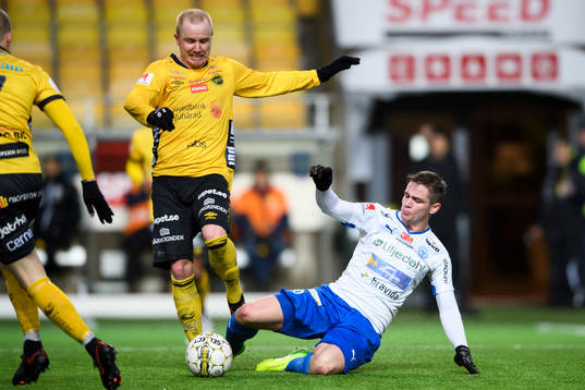 Elfsborgs Simon Lundevall och Värnamos Freddy Winst