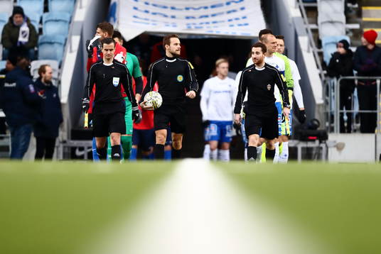 Inmarsch till fotbollsmatchen i Svenska Cupen mellan IFK