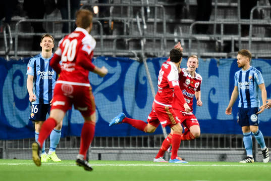 Degerfors spelare jublar