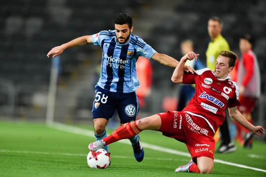 Djurgårdens Othman El Kabir och Degerfors Erik Lindell