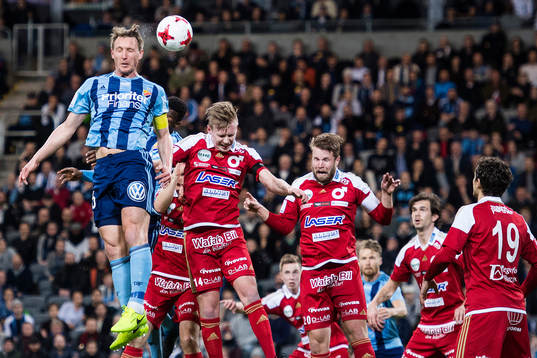 Djurgårdens Kim Källström och Degerfors Erik Sachs