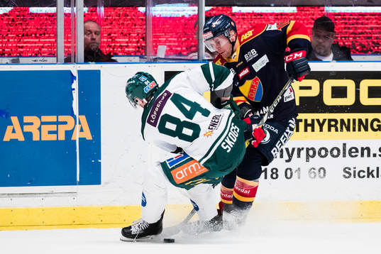 Färjestads Tomas Skogs och Djurgårdens Niclas Bergfors