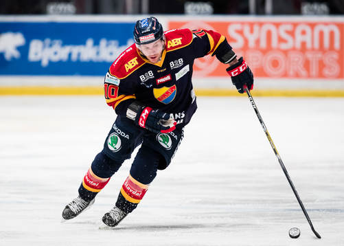 Djurgårdens Niclas Bergfors med pucken
