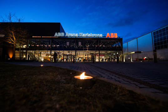 ABB arena Rosenholm utvändigt innan ishockeymatchen i SHL