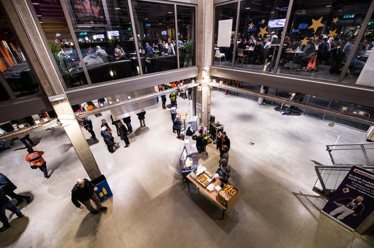 ABB arena Karlskrona invändigt entre och restaurang innan