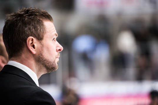 Karlskronas assisterande tränare Mikael Aaro innan
