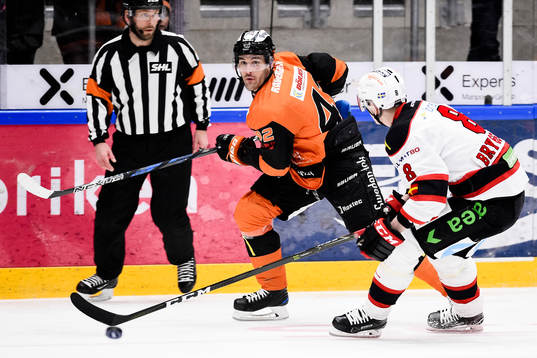 Karlskronas Niklas Arell och Malmö Redhawks Lars Bryggman