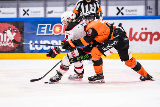 Malmö Redhawks Frederik Storm  och Karlskronas Kristoffer