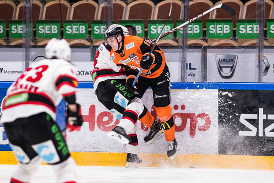 Karlskronas Kristoffer Söder  och Malmö Redhawks André