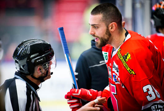 Örebros Lucas Lessio deppar