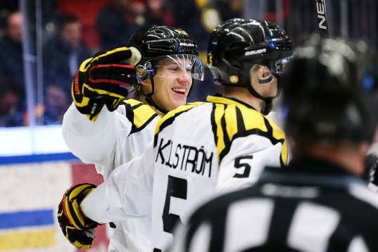 Brynäs Oskar Lindblom jublar