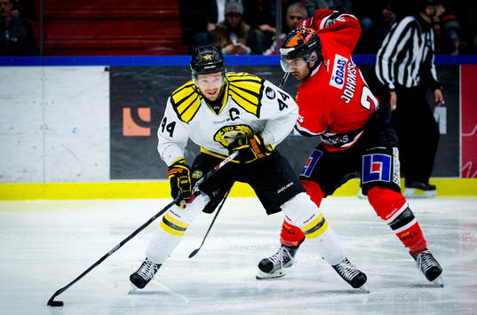 Brynäs Jacob Blomqvist och Örebros Martin Johansson