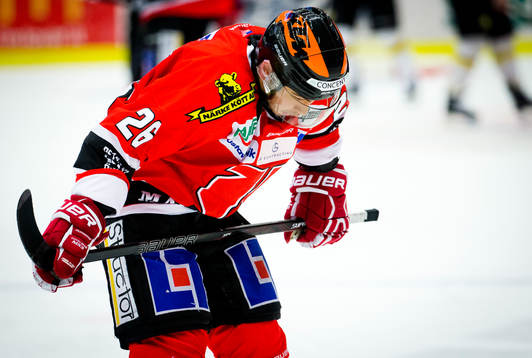 Örebros Greg Squires deppar