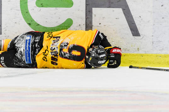 Luleås Johan Forsberg blir liggande