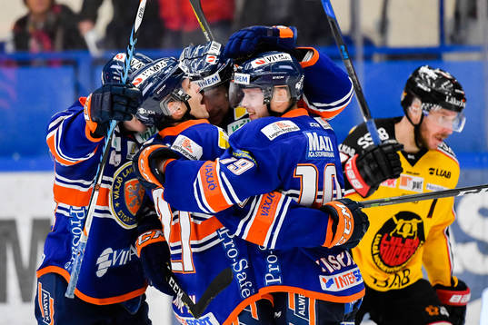Växjös Cory Murphy  jublar