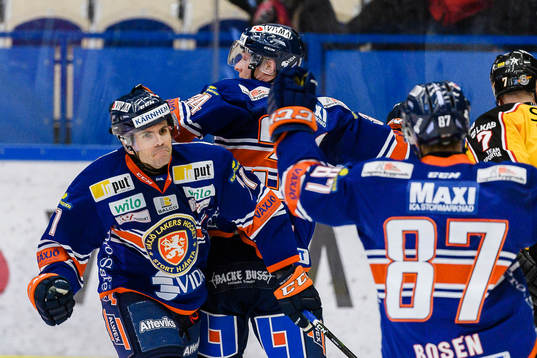 Växjös Cory Murphy jublar