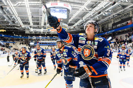 Växjös Oliver Bohm jublar