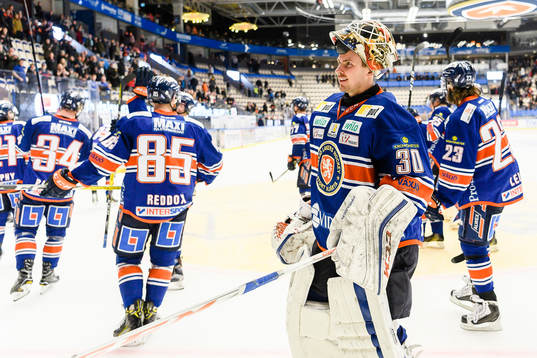 Växjös målvakt Joacim Eriksson jublar
