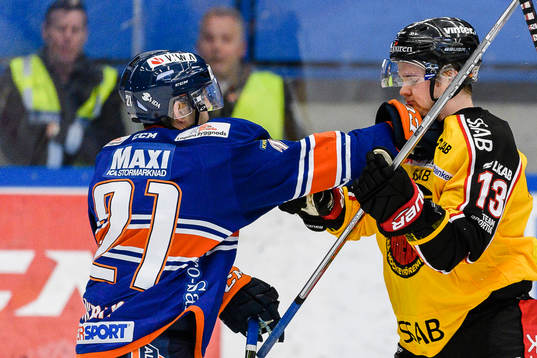 Gruff mellan Växjös Cory Murphy och Luleås Julius