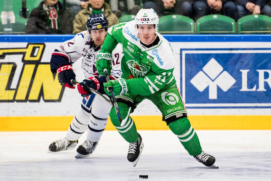 Rögles Bryan Lerg och Linköpings Sebastian Karlsson