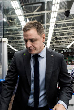 Linköpings tränare Dan Tagnes lämnar båset i periodpaus
