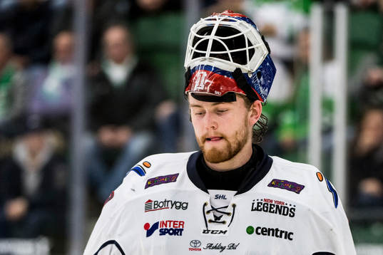 Linköpings målvakt Marcus Högberg deppar