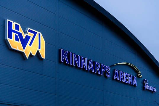 Exteriör vy på Kinnarps arena före ishockeymatchen i SHL