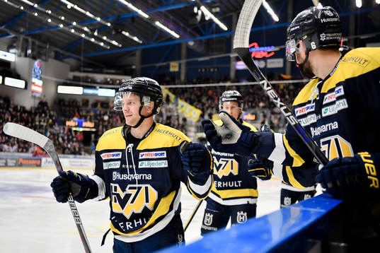 s Pär Arlbrandt jublar
