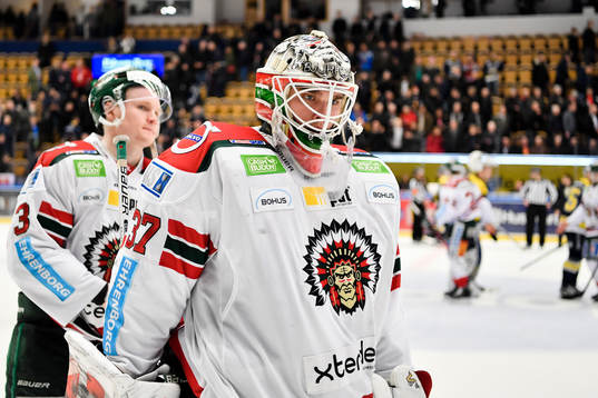 Frölundas Carl Grundström och målvakt Johan Gustafsson