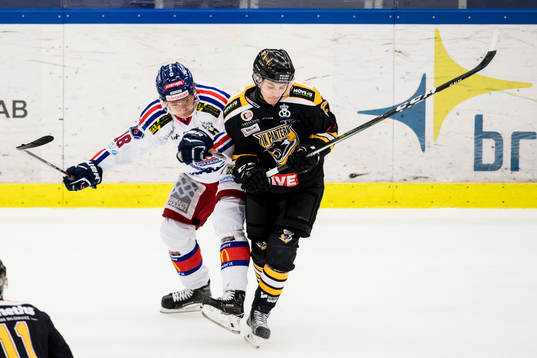 Oskarshamns Kristoffer Gunnarsson och Panterns Erik Nyström