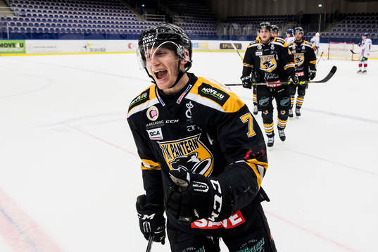 Panterns Filip Windlert jublar