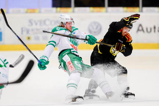 Rögles Ludvig Claesson och Brynäs Kevin Clark