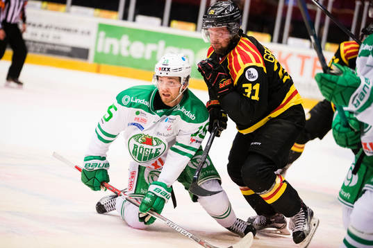 Rögles Simon Ryfors och Brynäs Jonathan Granström